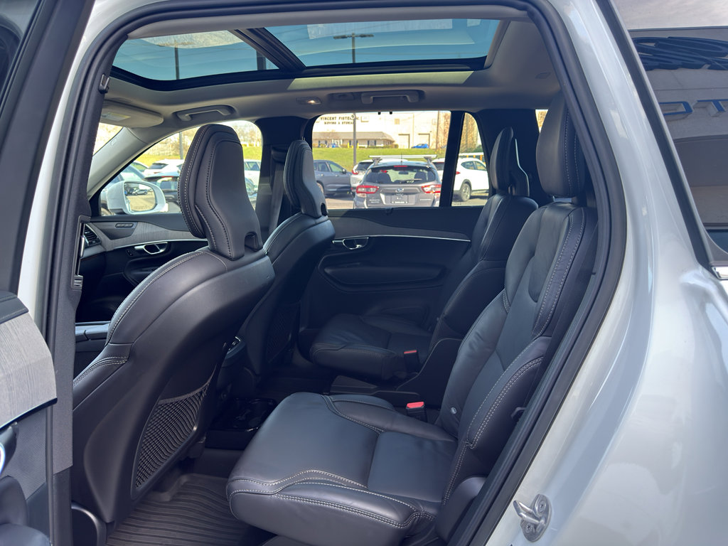 Used 2023 Volvo XC90 B6 Ultimate w/ Protection Package Premier image 10