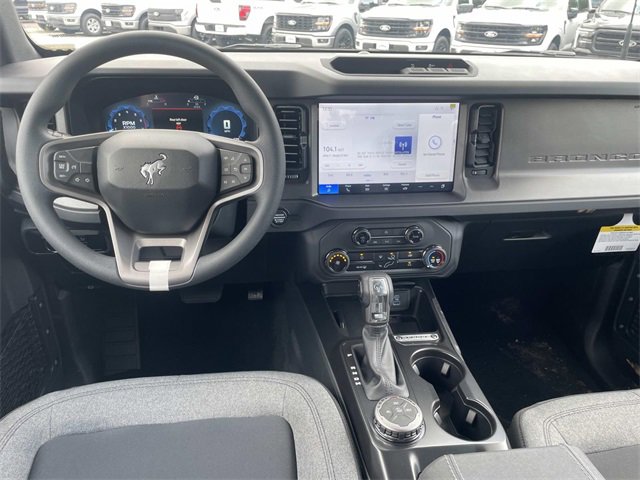 New 2025 Ford Bronco 4-Door image 4