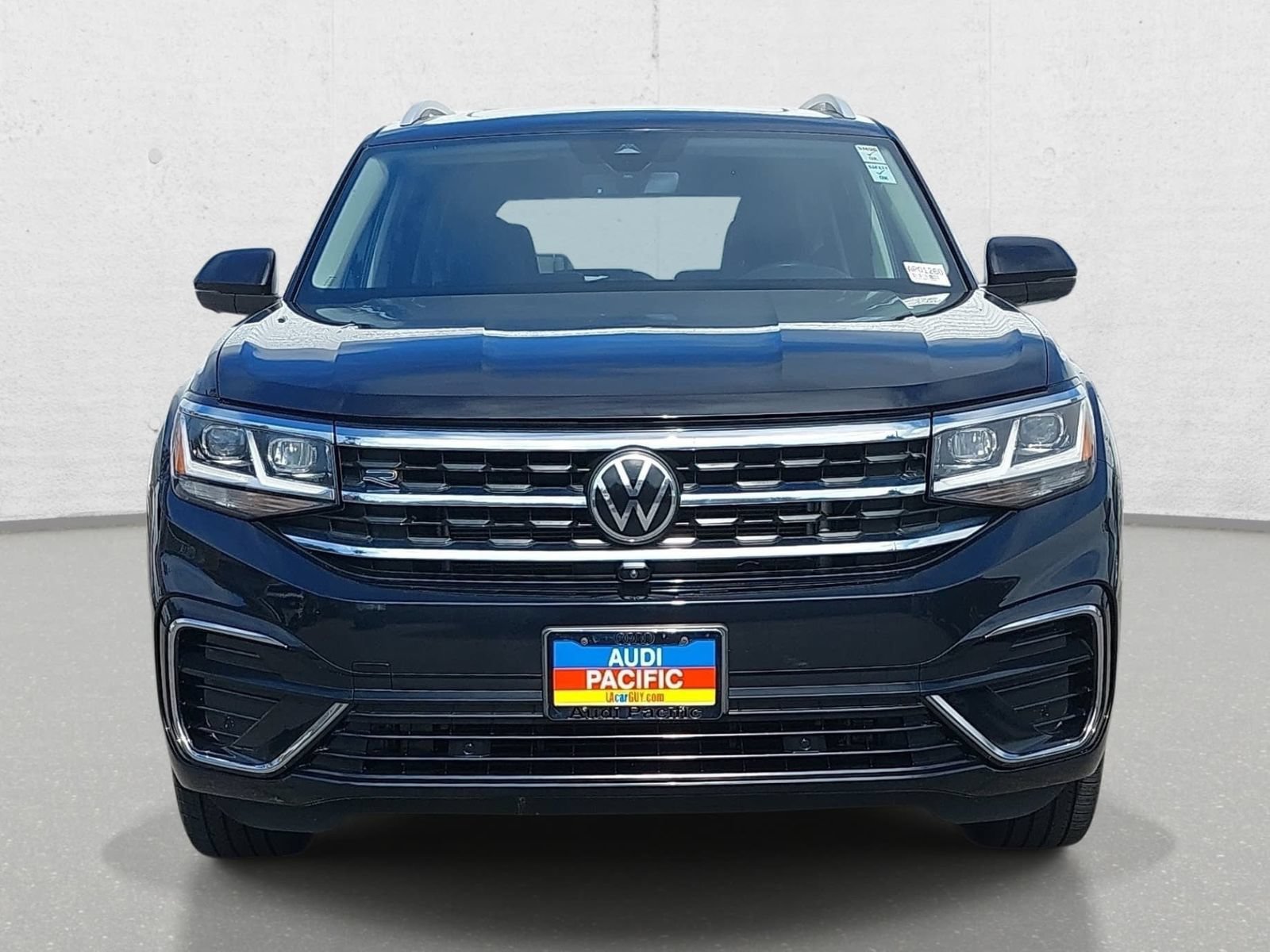 Used 2022 Volkswagen Atlas SEL Premium AWD/4WD image 2