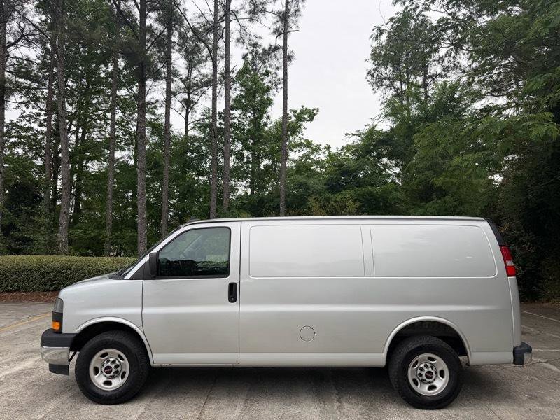 Used 2023 GMC Savana 2500 w/ Driver Convenience Package RWD image 4