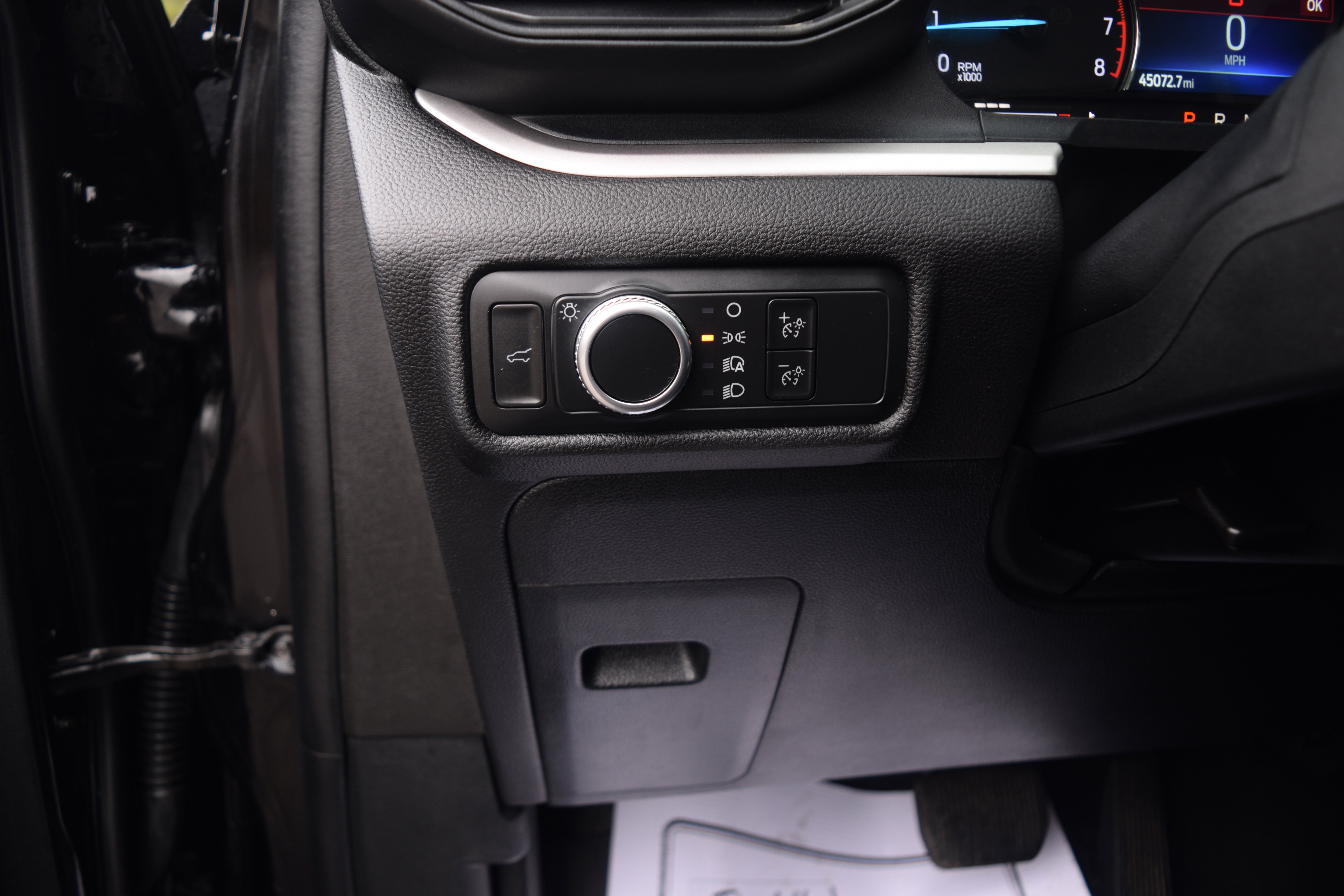 Used 2022 Ford Explorer XLT image 7