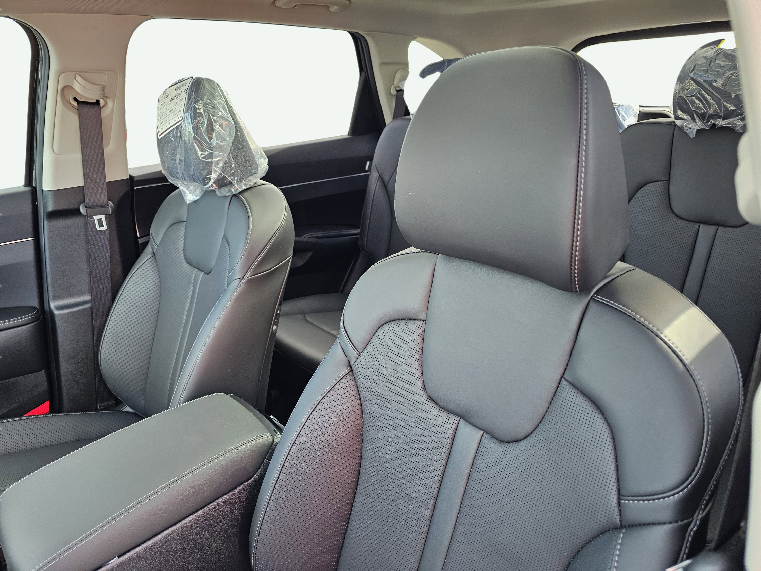 Used 2025 Kia Sorento EX w/ Panoramic Sunroof Package FWD image 11