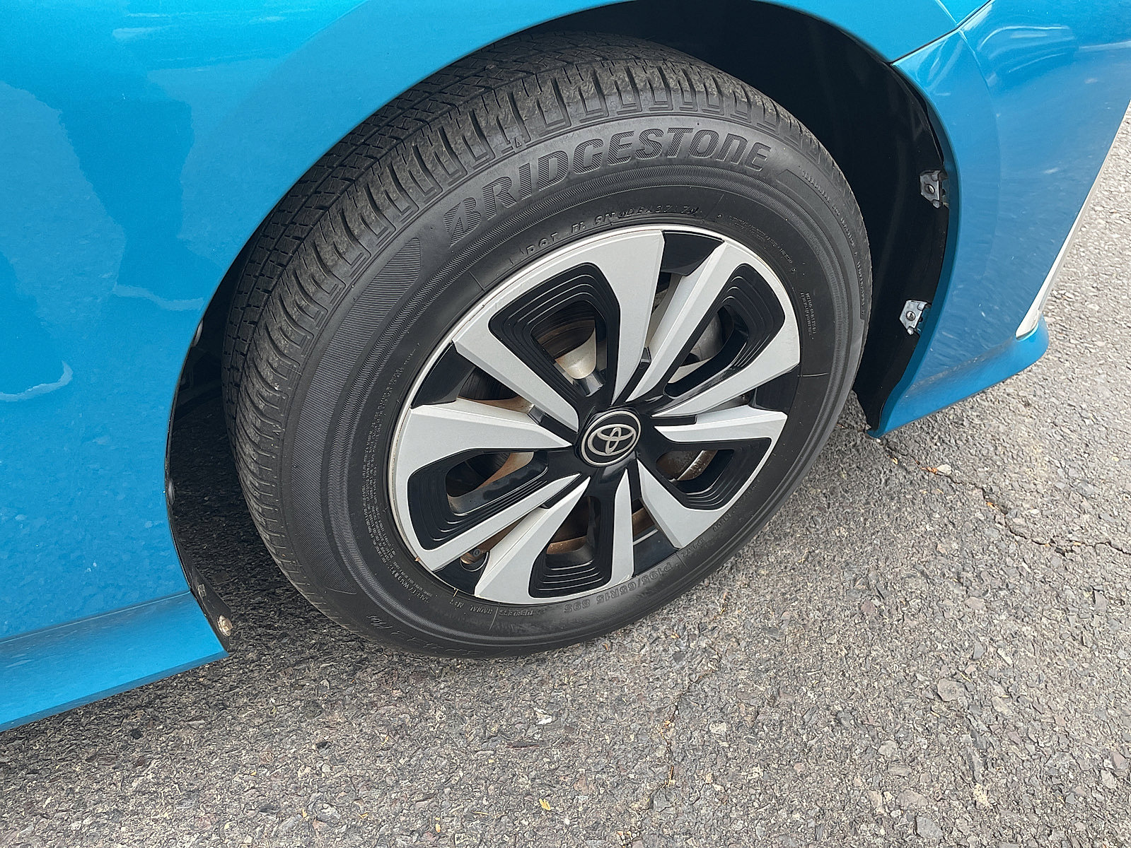 Used 2017 Toyota Prius Prime Premium image 22