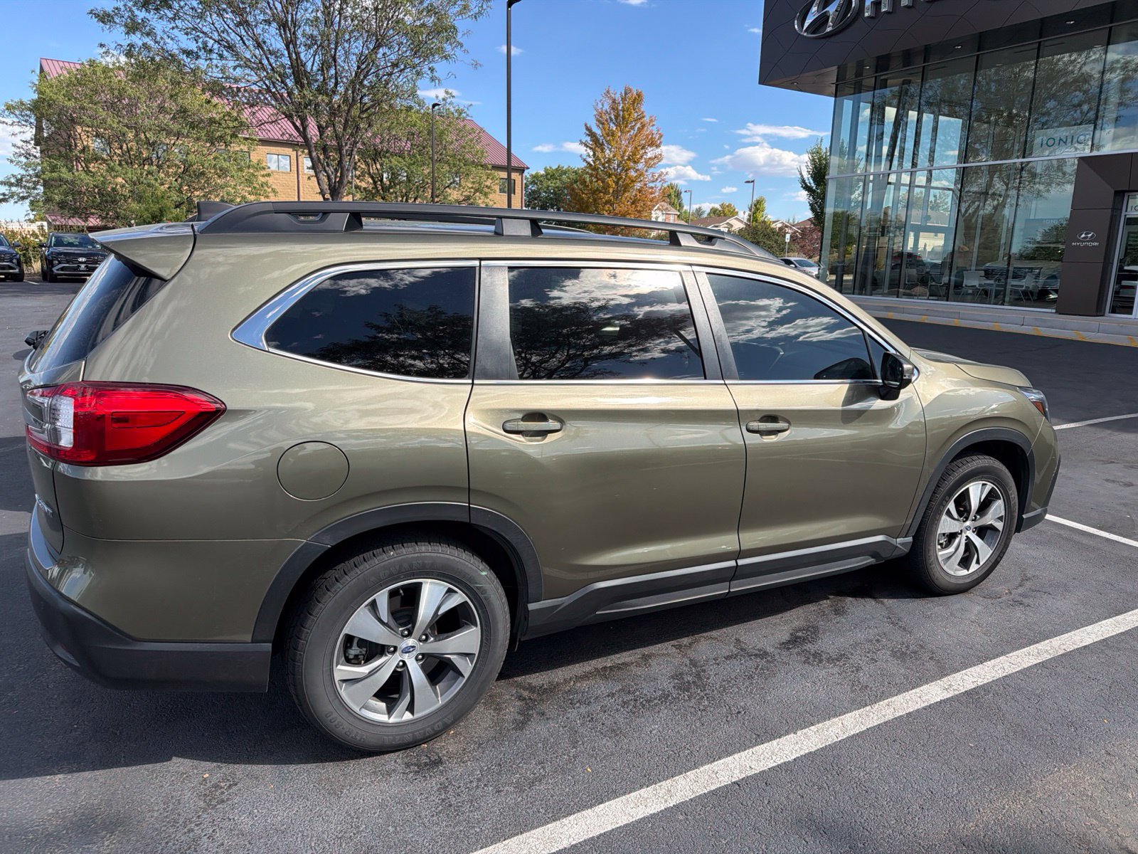 Used 2023 Subaru Ascent Premium w/ Convenience Package AWD/4WD image 5