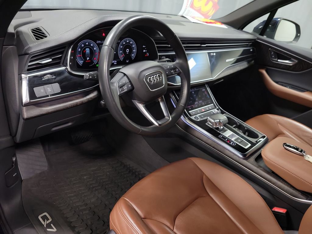 Used 2023 Audi Q7 2.0T Premium w/ Convenience Package AWD/4WD image 13