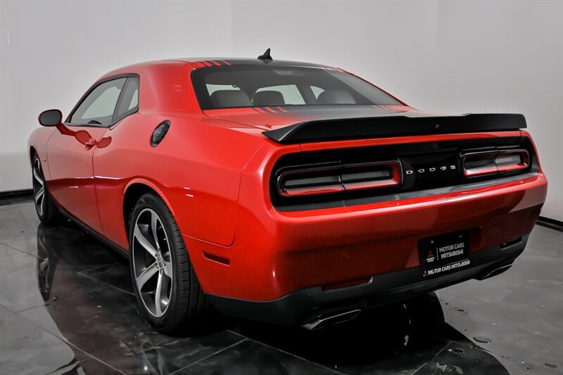 Used 2016 Dodge Challenger R/T Plus RWD image 8