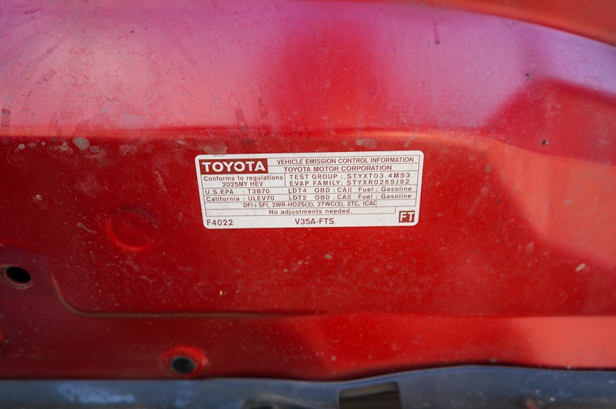 Used 2025 Toyota Sequoia Platinum AWD/4WD image 28