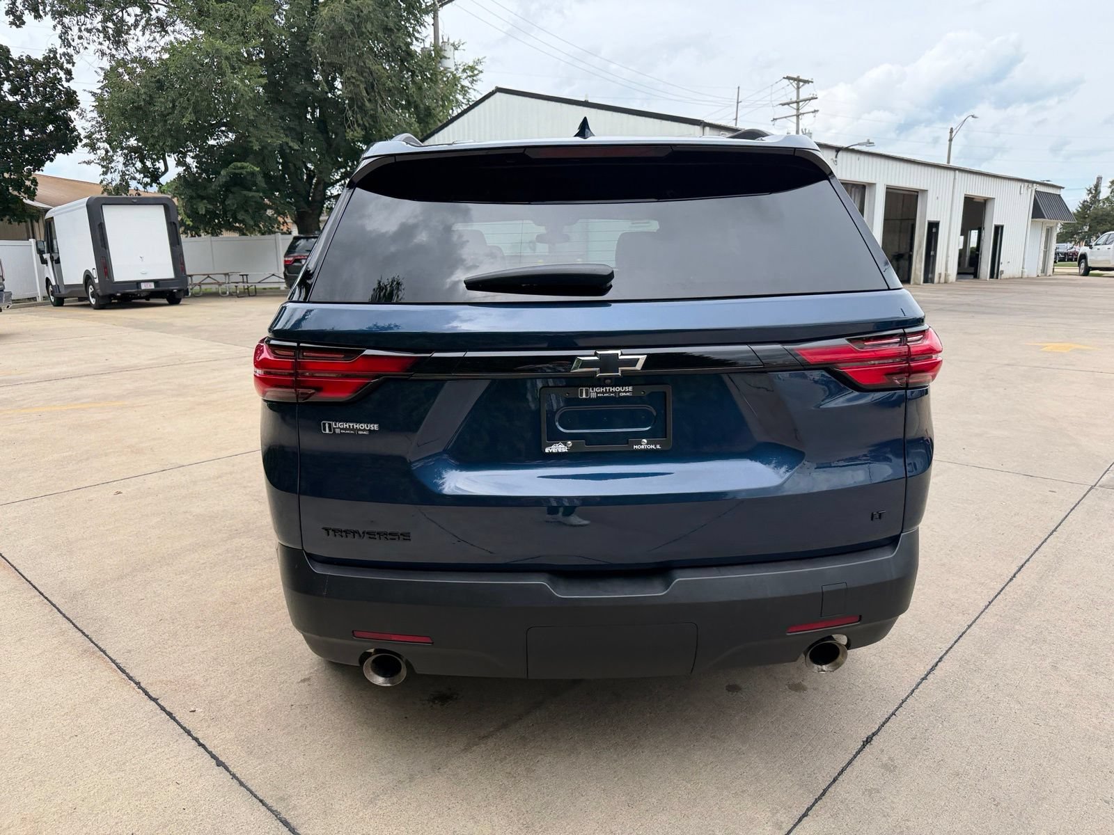 Used 2023 Chevrolet Traverse LT FWD image 30