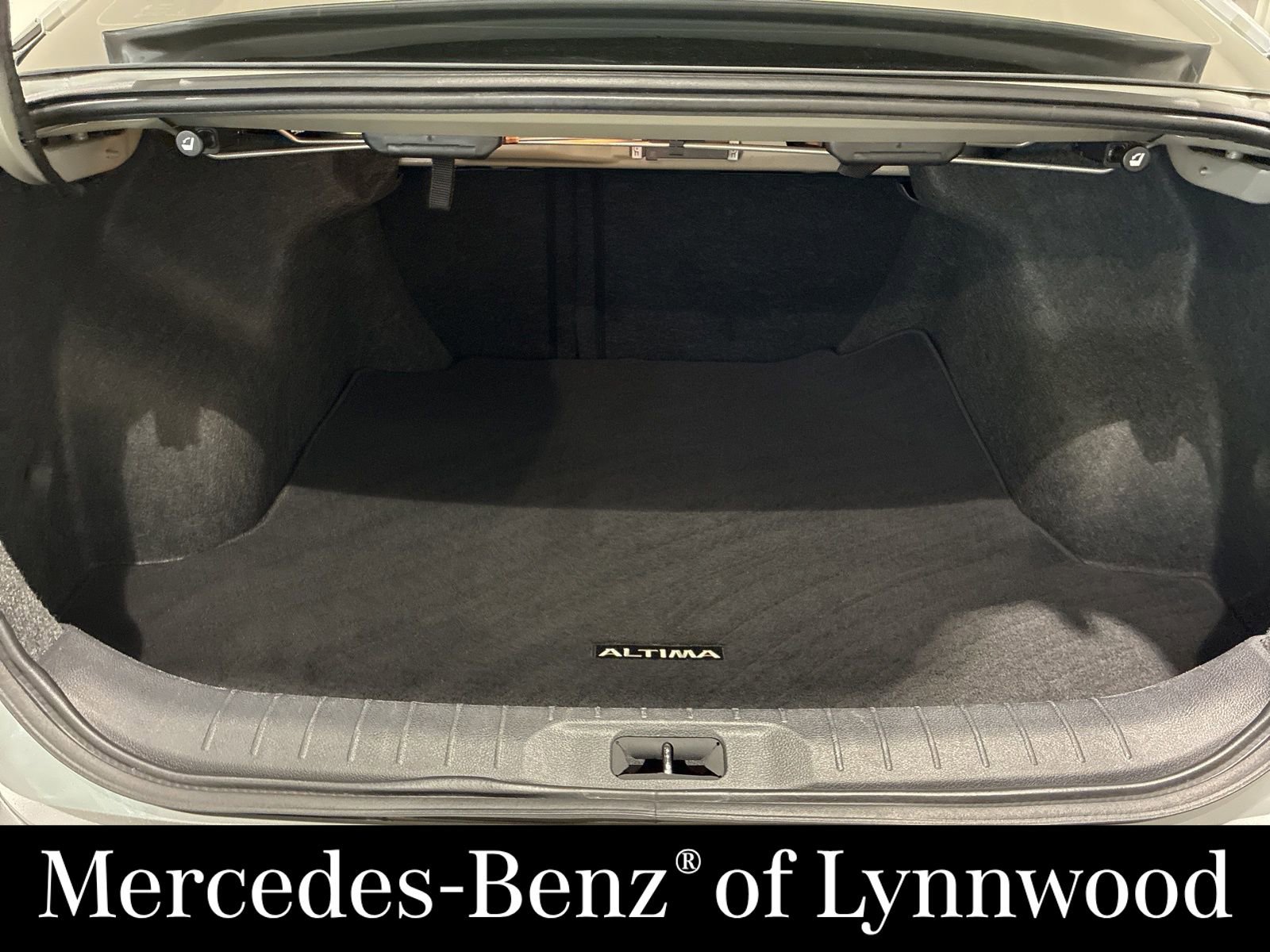 Used 2023 Nissan Altima 2.5 SV image 22