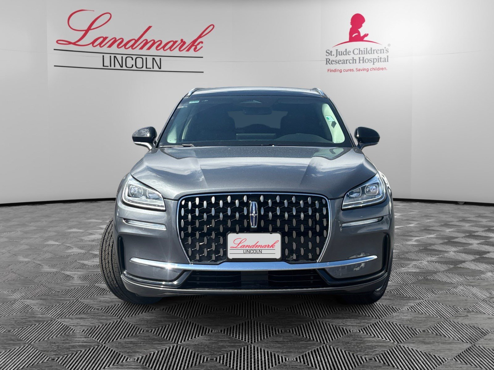 Certified 2024 Lincoln Corsair Grand Touring AWD/4WD image 8