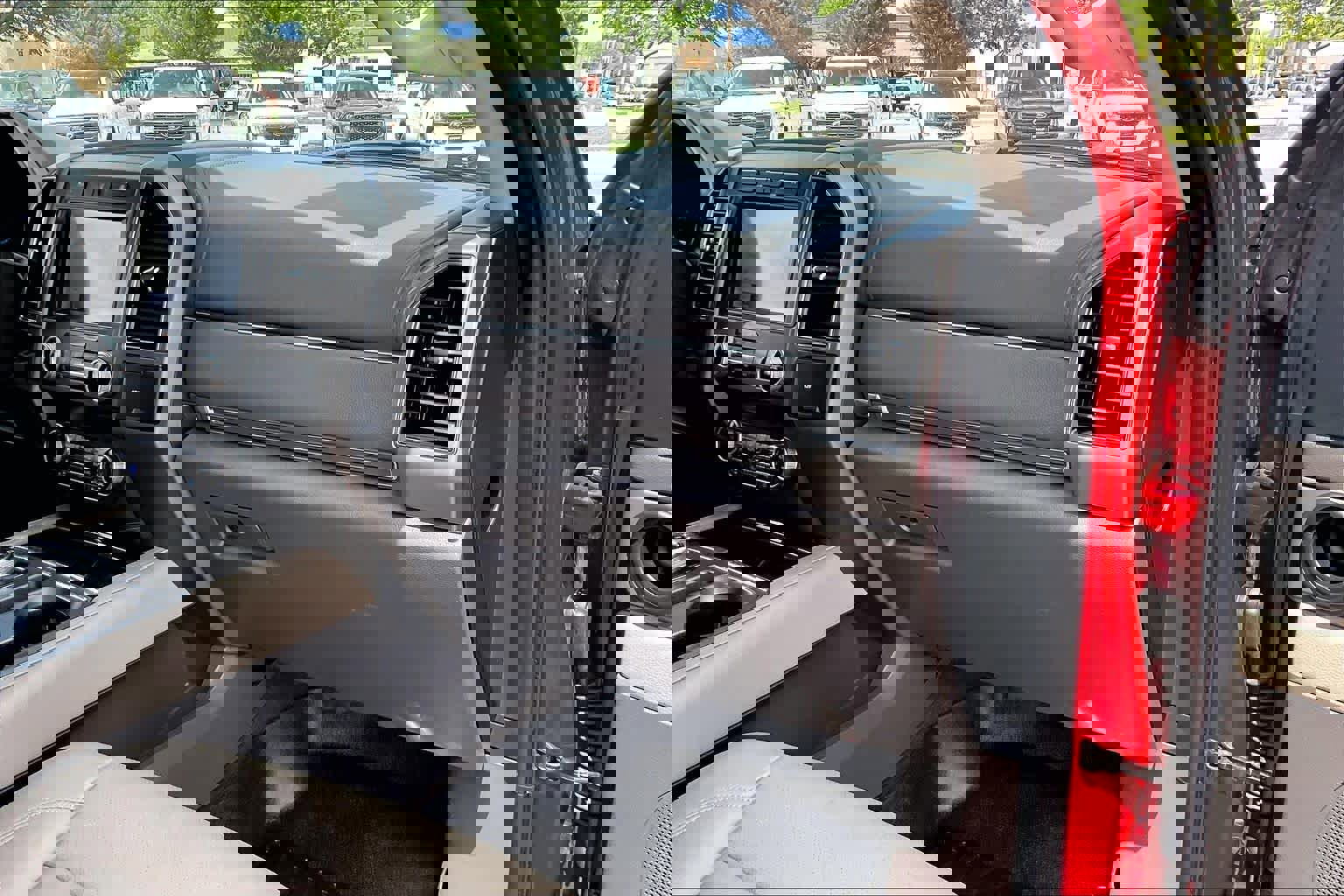 Used 2020 Ford Expedition XLT w/ Equipment Group 202A image 18