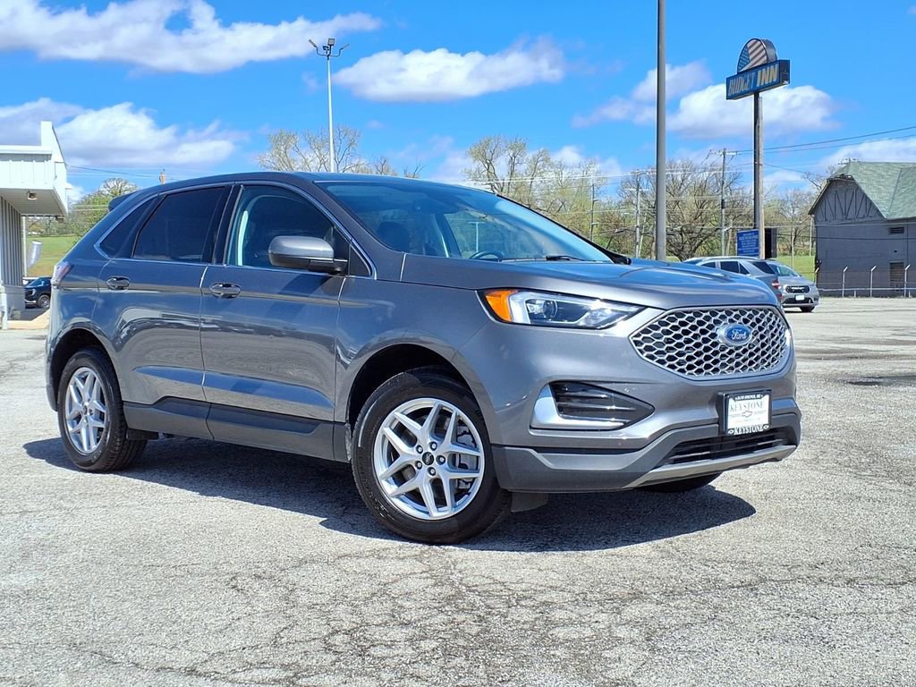 Used 2024 Ford Edge SEL image 1
