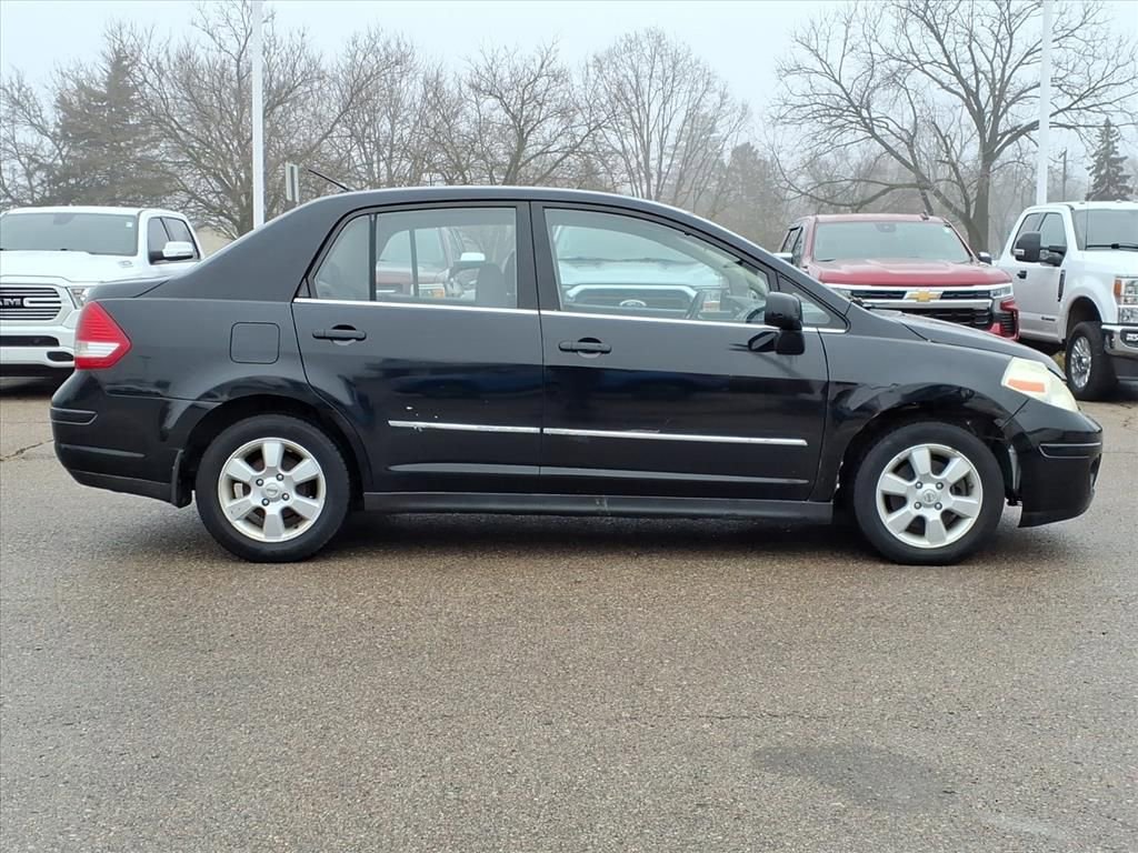 Used 2007 Nissan Versa SL w/ Convenience Pkg image 4