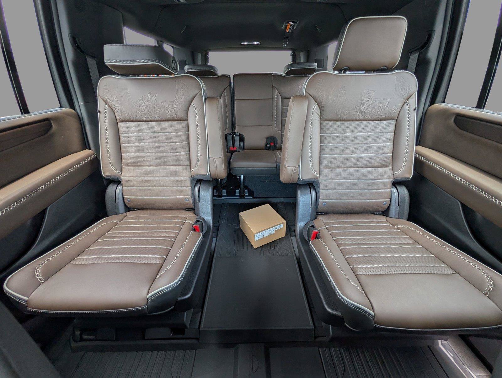 New 2026 GMC Yukon XL Denali Ultimate w/ LPO, Floor Liner Package AWD/4WD image 14