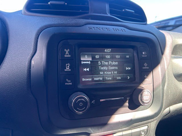Used 2017 Jeep Renegade Altitude FWD image 7
