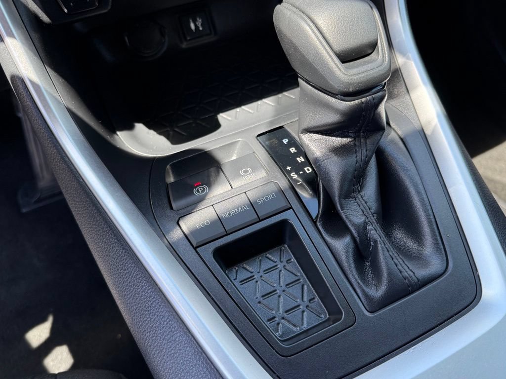 Used 2019 Toyota RAV4 XLE FWD image 28