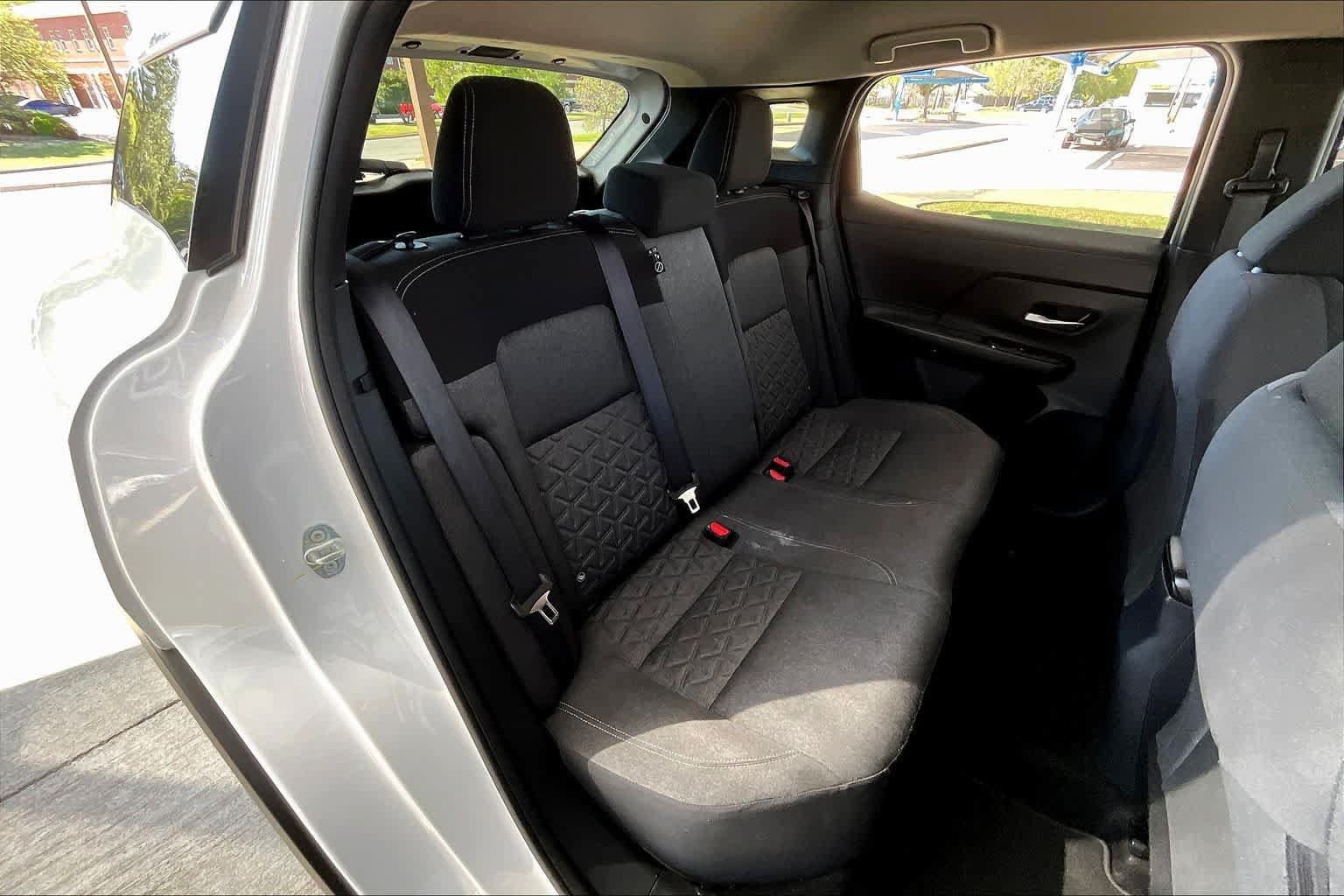 Used 2025 Nissan Kicks SV AWD/4WD image 38
