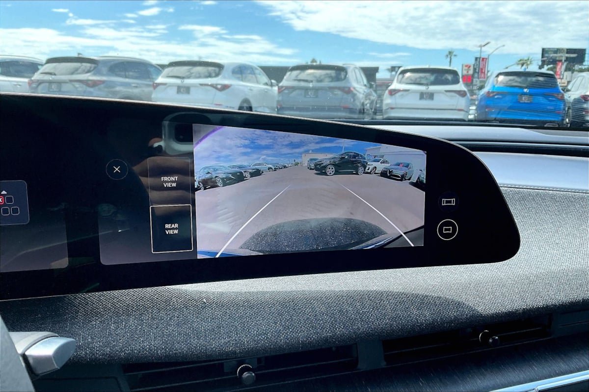 Used 2024 Lucid Air Pure RWD image 18