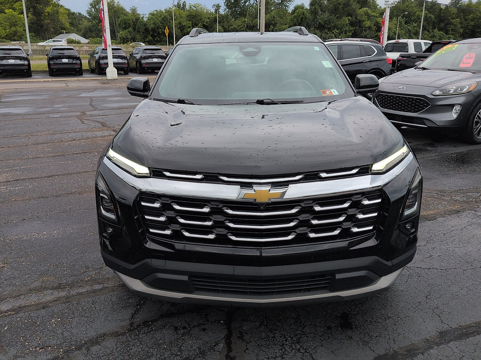 Used 2025 Chevrolet Equinox LT w/ Convenience Package II AWD/4WD image 3