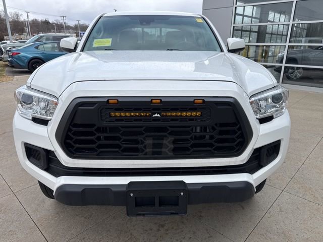 Used 2023 Toyota Tacoma SR AWD/4WD image 2