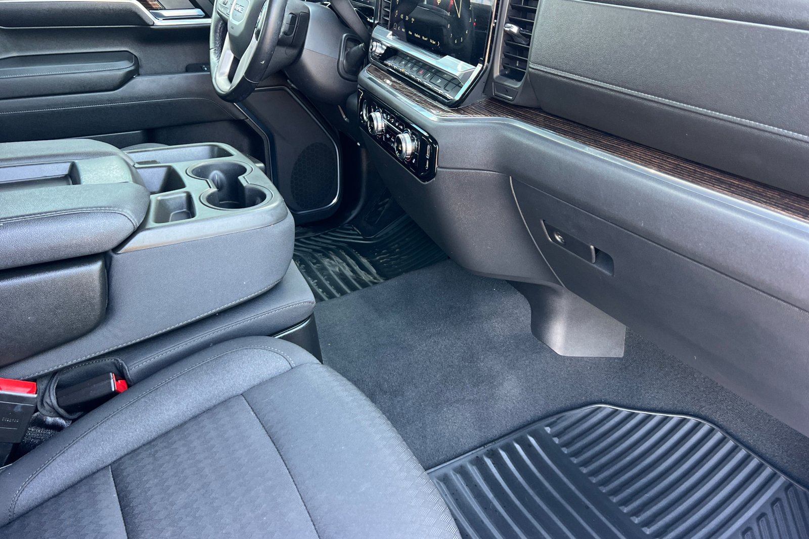 Used 2022 GMC Sierra 1500 Elevation RWD image 20