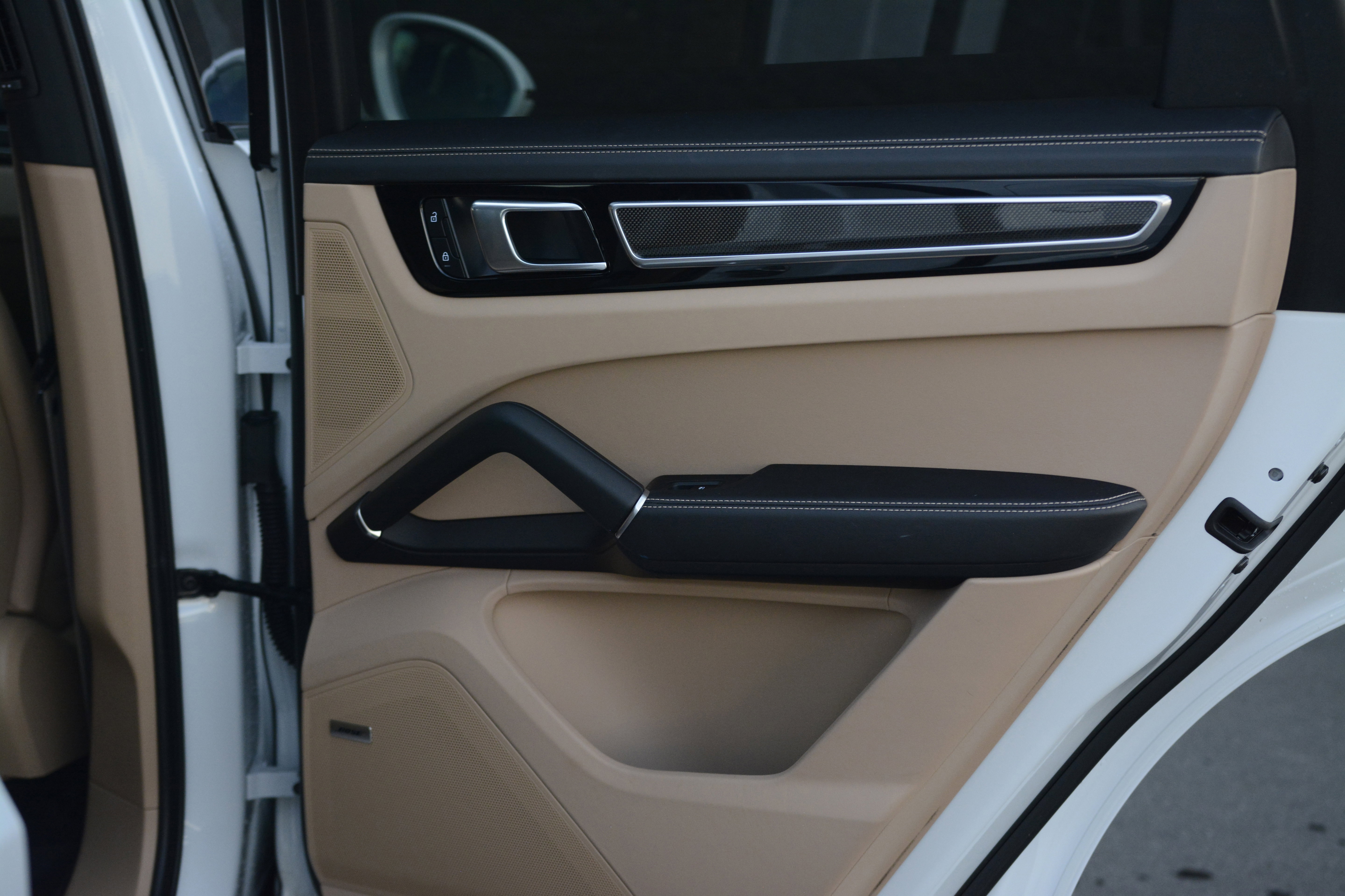 Certified 2023 Porsche Cayenne S Platinum image 34