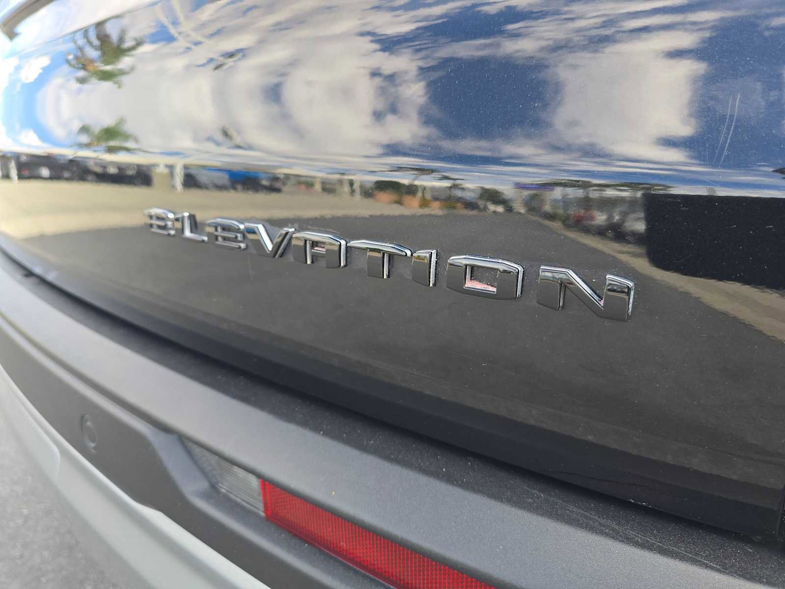 Used 2024 GMC Acadia Elevation image 13