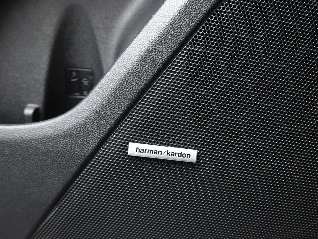 Used 2024 Subaru Crosstrek 2.5i Limited w/ Crosstrek Mirror Package AWD/4WD image 11