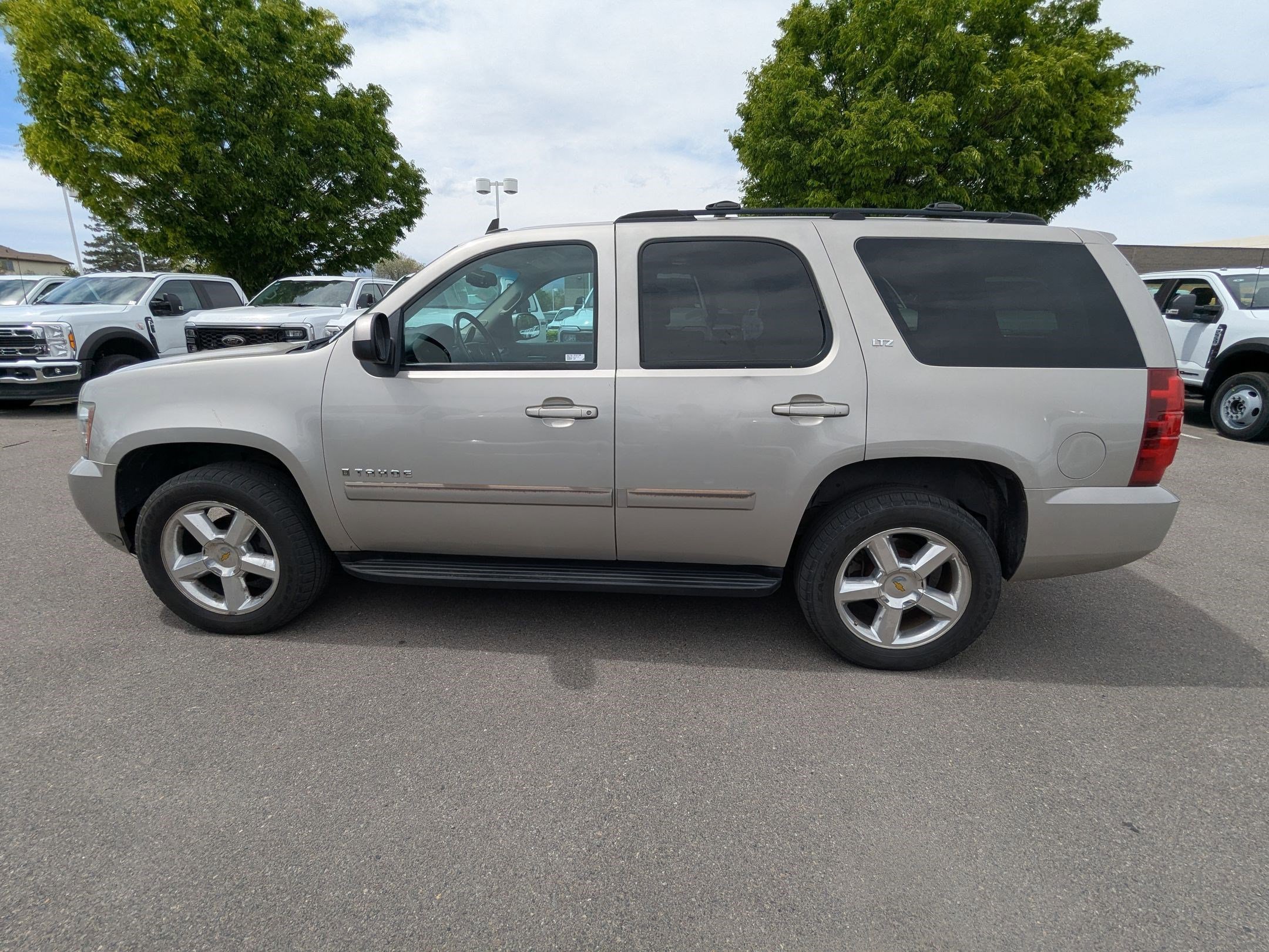 Used 2007 Chevrolet Tahoe LTZ w/ LTZ Preferred Equipment Group AWD/4WD image 9