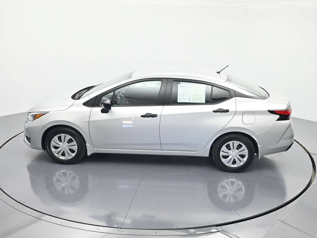 Used 2025 Nissan Versa S FWD image 35