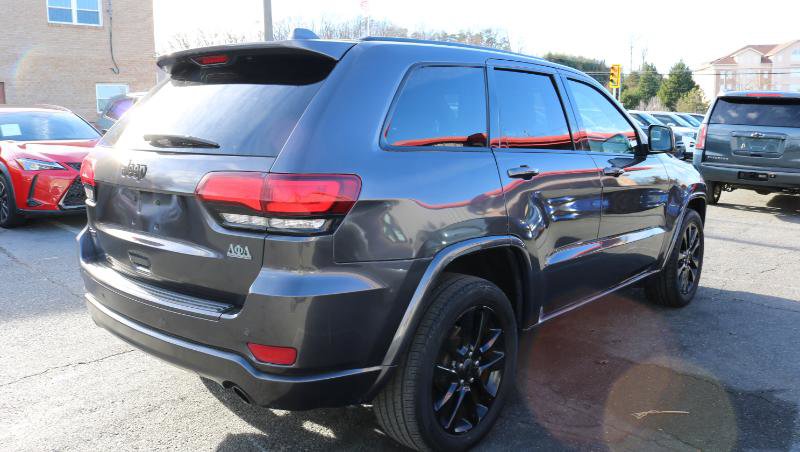 Used 2018 Jeep Grand Cherokee Altitude image 9