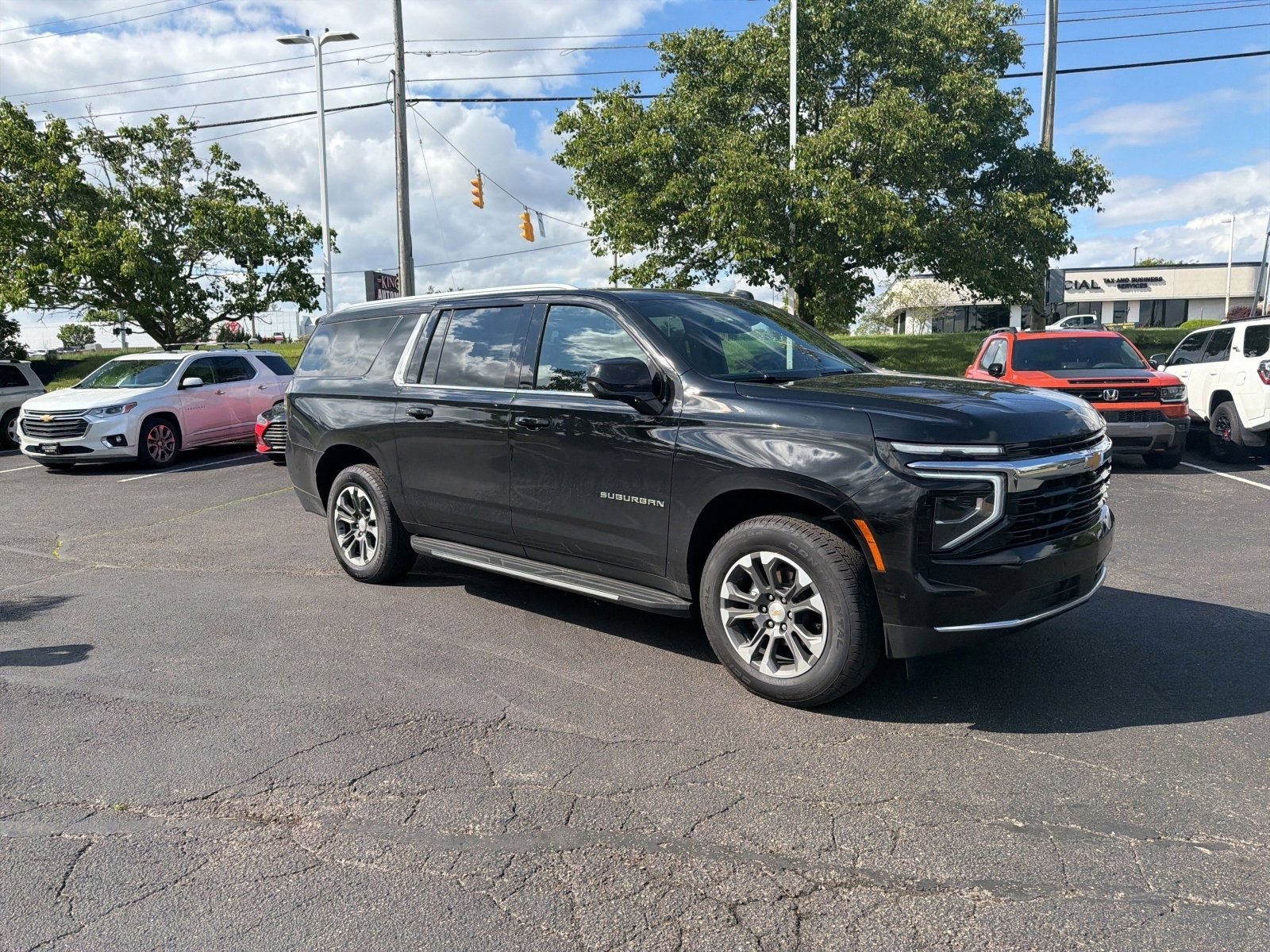 Used 2026 Chevrolet Suburban LS AWD/4WD image 23