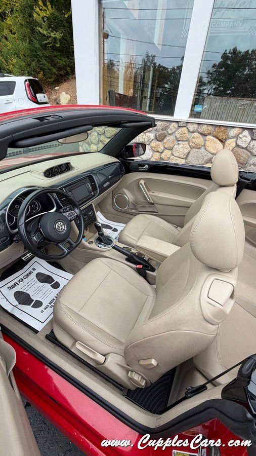 Used 2013 Volkswagen Beetle 2.0T image 32