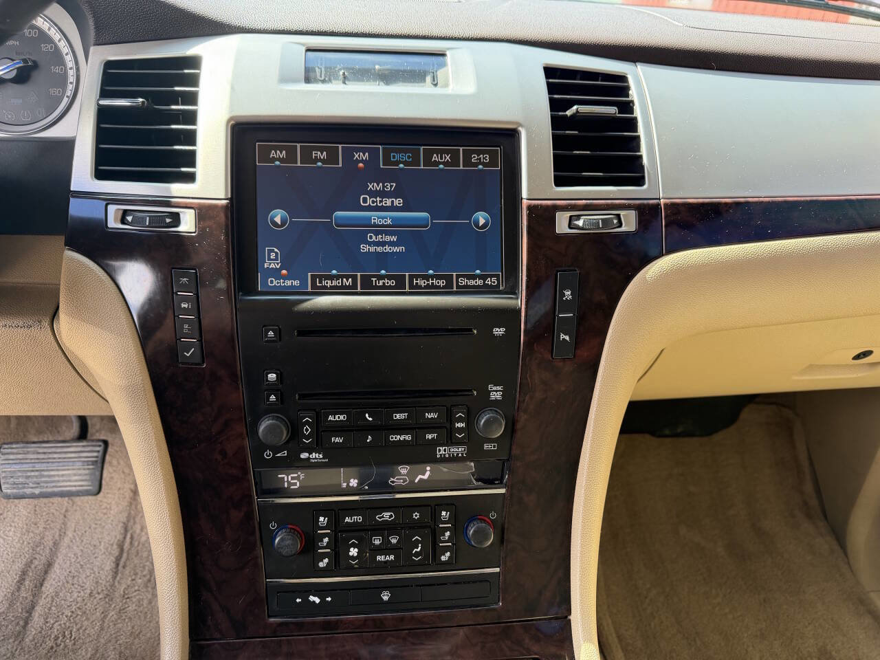 Used 2009 Cadillac Escalade AWD image 14