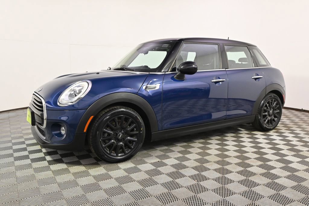 Used 2016 MINI Cooper 4-Door Hardtop image 2