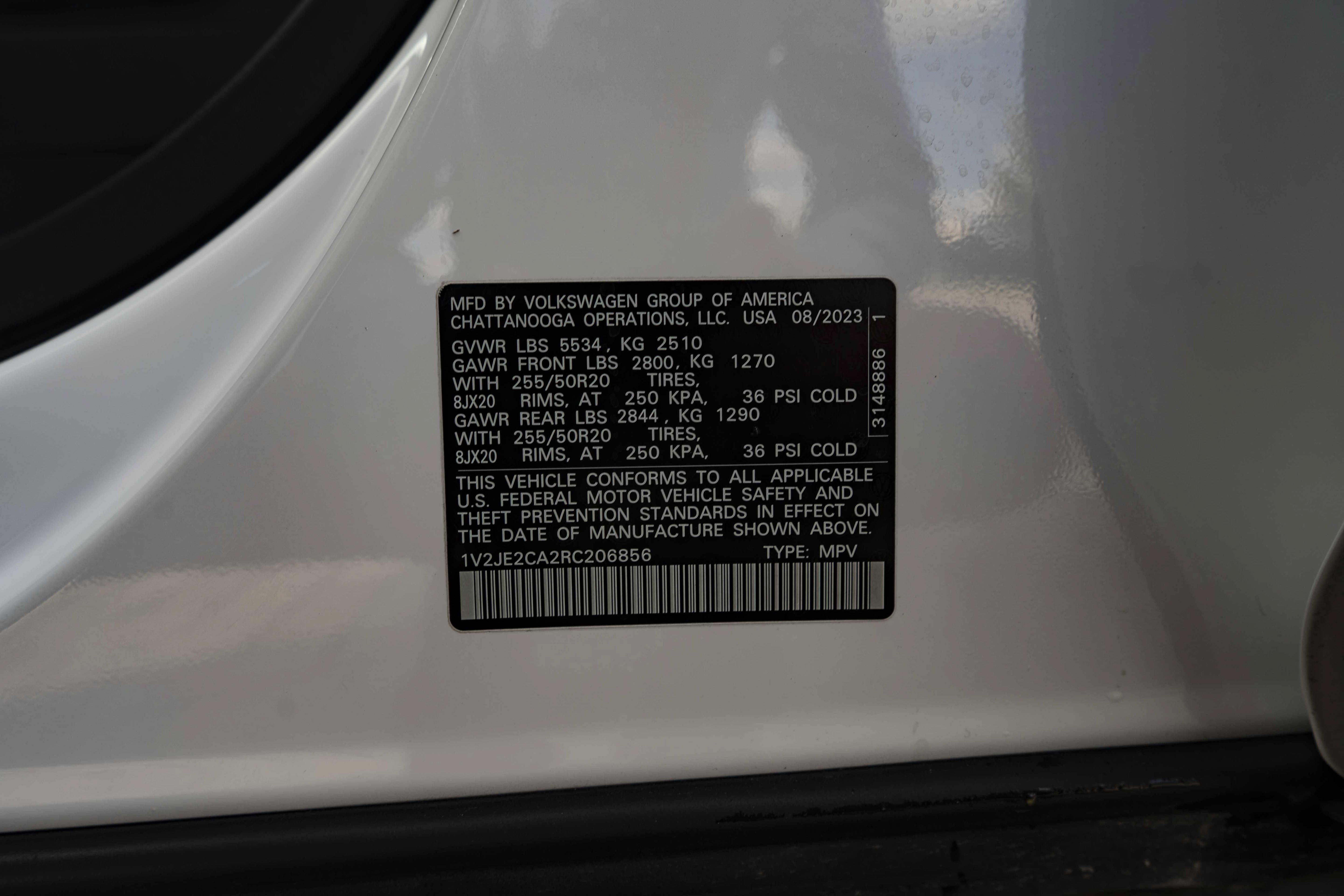 Certified 2024 Volkswagen Atlas Cross Sport SE w/ Panoramic Sunroof Package FWD image 43