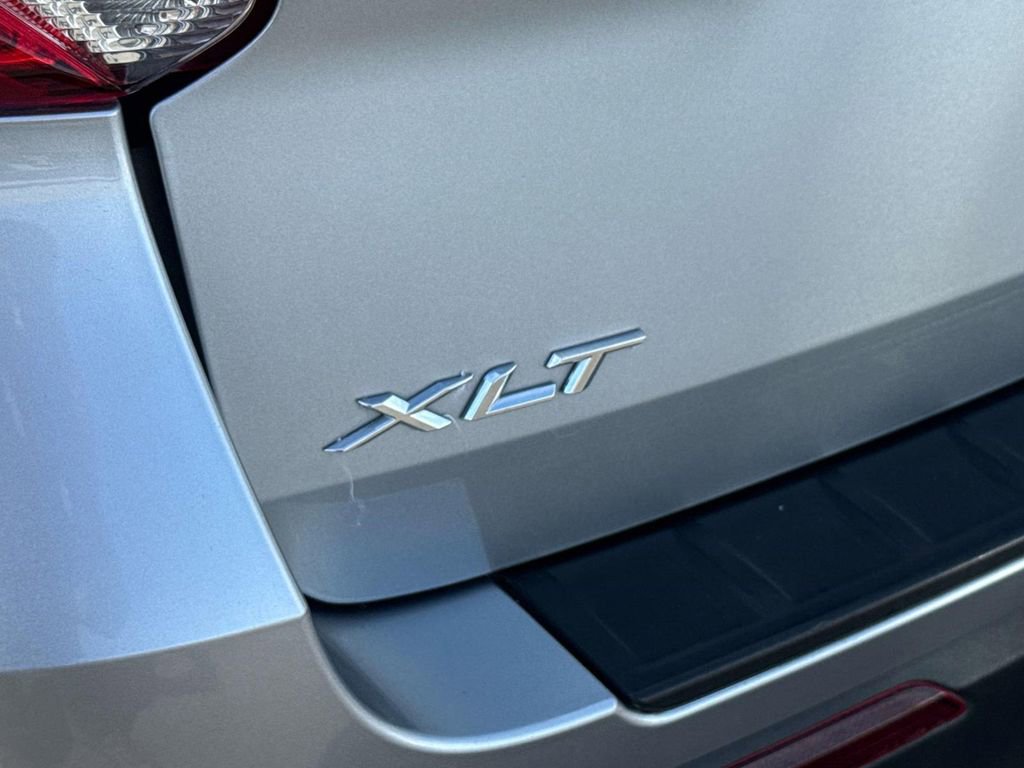 Certified 2022 Ford Explorer XLT w/ Equipment Group 202A image 7