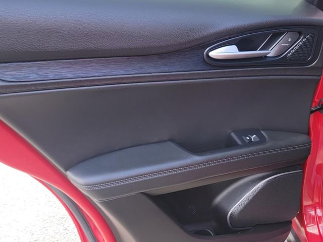 Used 2020 Alfa Romeo Stelvio Base w/ Nero Edizione image 11