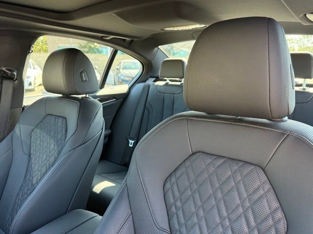 Certified 2023 BMW 530e w/ Convenience Package image 21