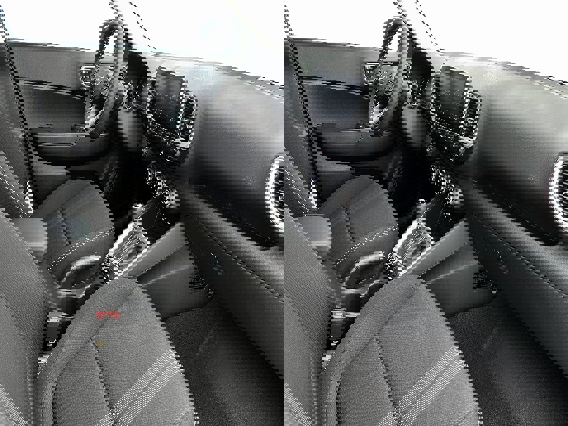 New 2025 Hyundai Venue SEL image 15