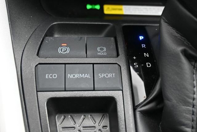 Used 2025 Toyota RAV4 LE FWD image 28