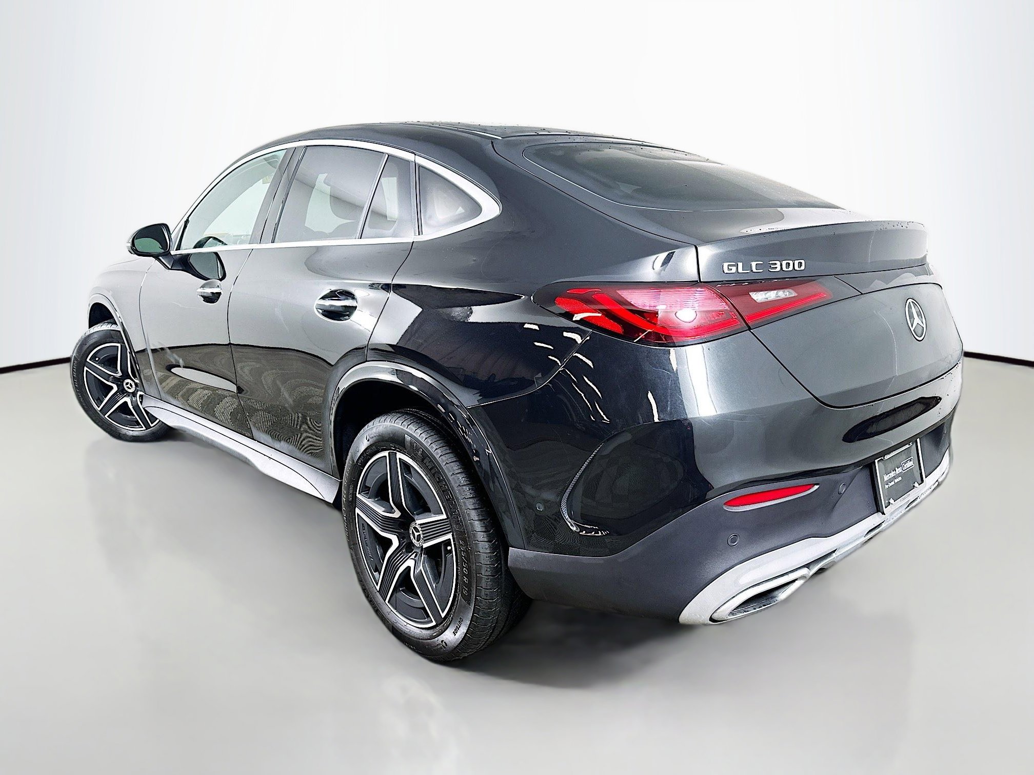 Certified 2025 Mercedes-Benz GLC 300 4MATIC image 5