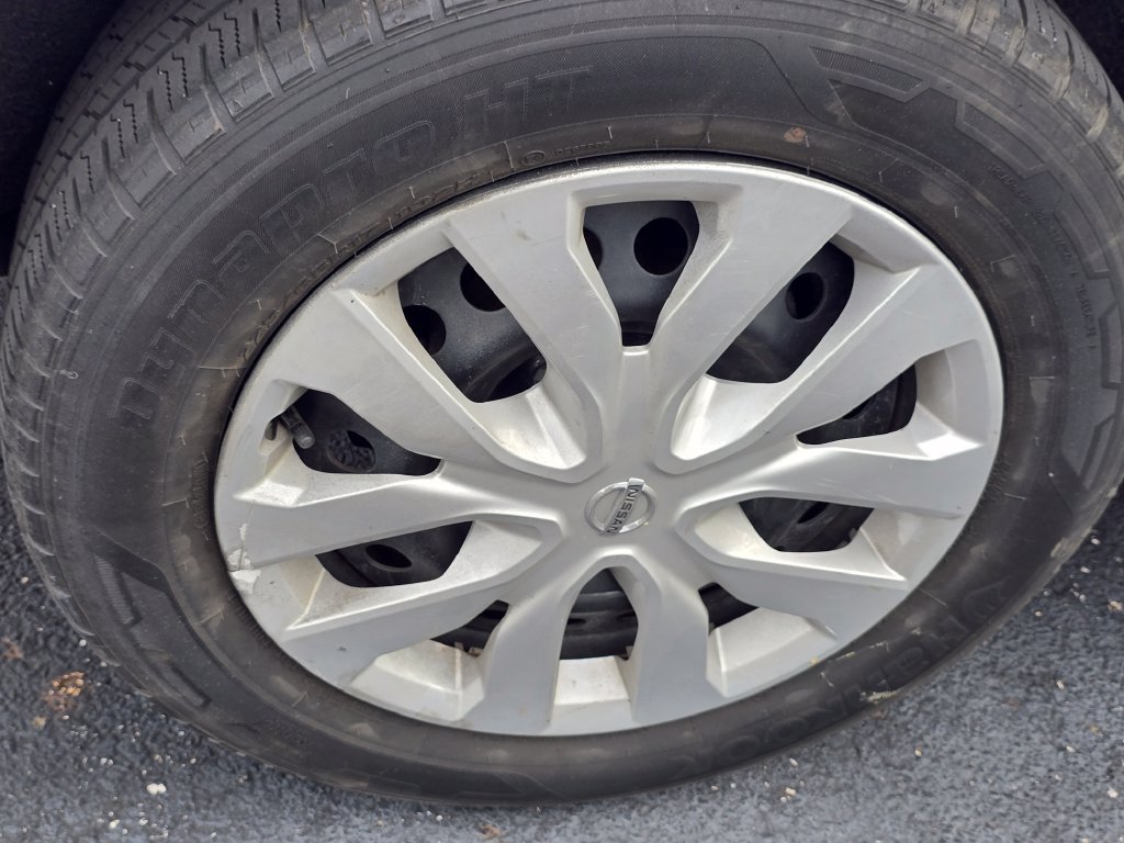 Used 2020 Nissan Rogue S AWD/4WD image 9