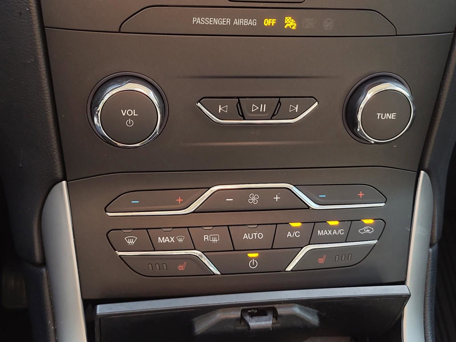 Used 2019 Ford Edge SEL w/ Equipment Group 201A FWD image 27