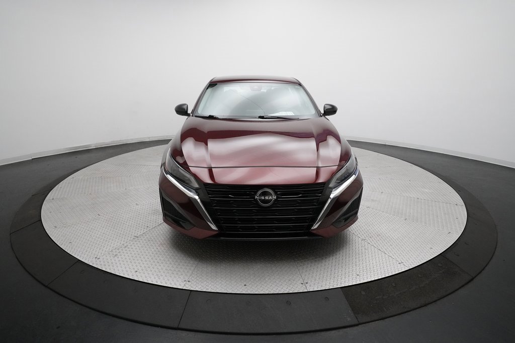 Used 2024 Nissan Altima 2.5 SV image 11