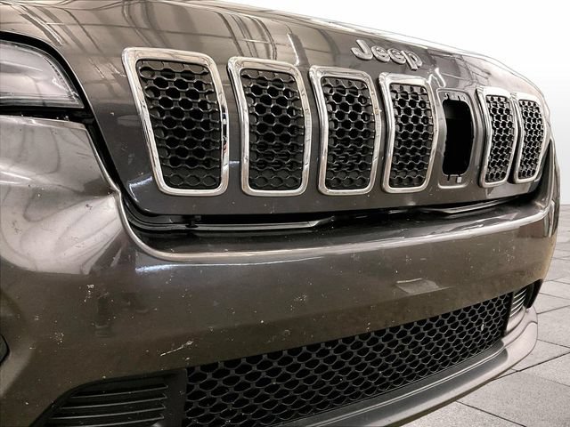 Used 2019 Jeep Cherokee Latitude Plus w/ Cold Weather Group AWD/4WD image 29
