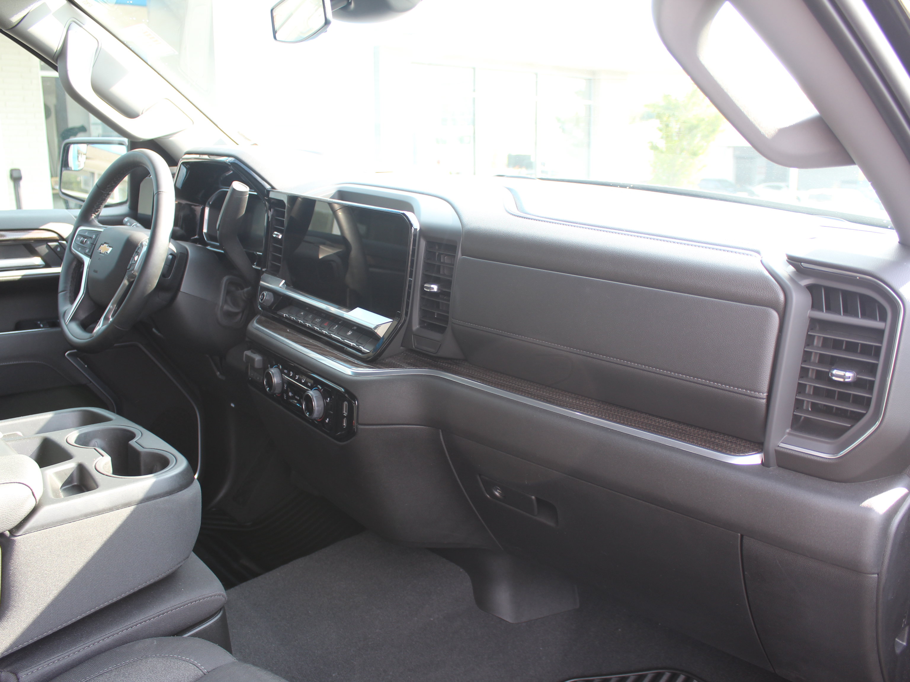 Certified 2026 Chevrolet Silverado 1500 LT AWD/4WD image 26