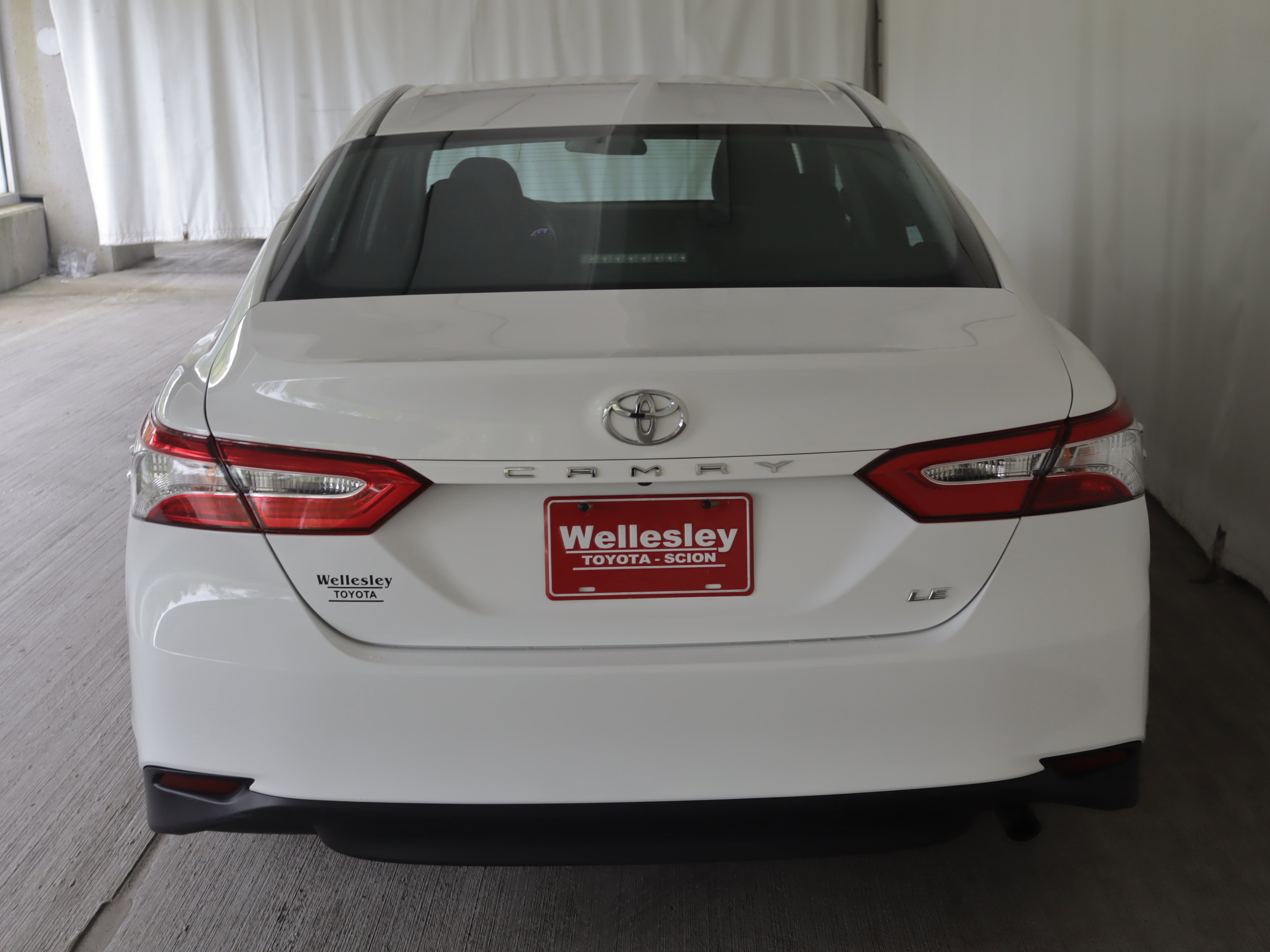 Used 2018 Toyota Camry LE FWD image 24