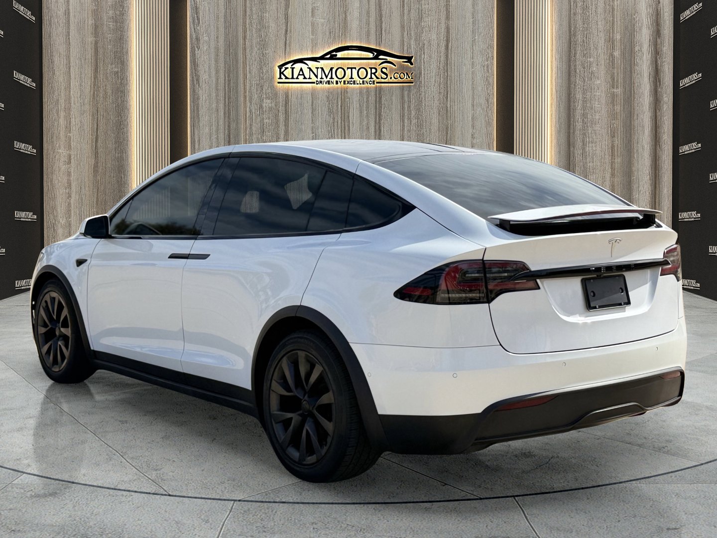 Used 2023 Tesla Model X image 7
