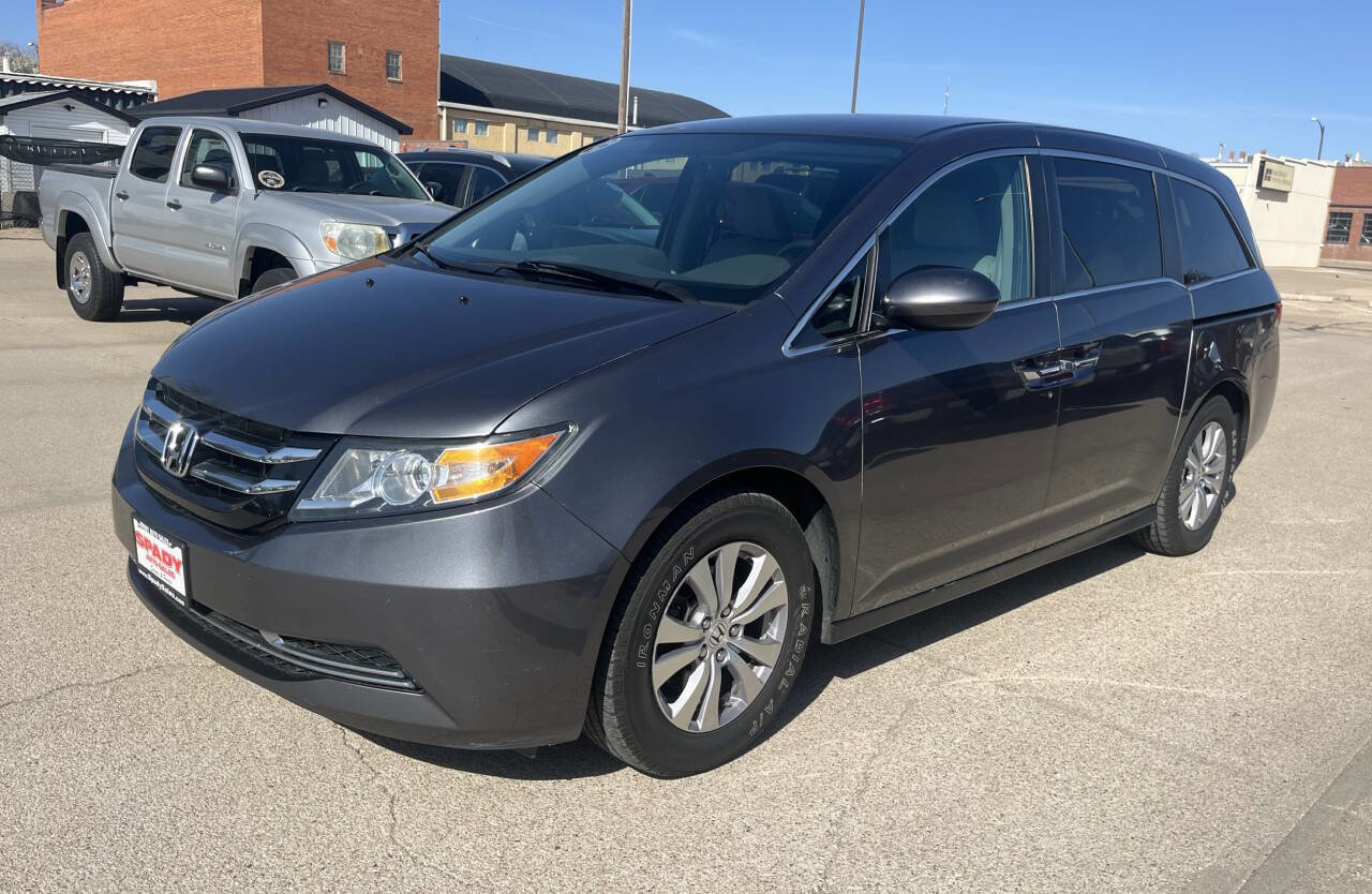 Used 2017 Honda Odyssey SE image 1